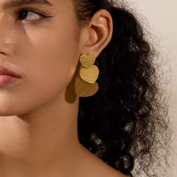 18k Gold Plated Heart Dangle Earrings - Picture 3 of 3